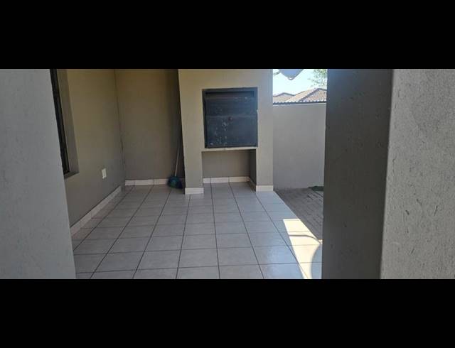 2 BEDROOM TOWNHOUSE FOR SALE IN MONTANA